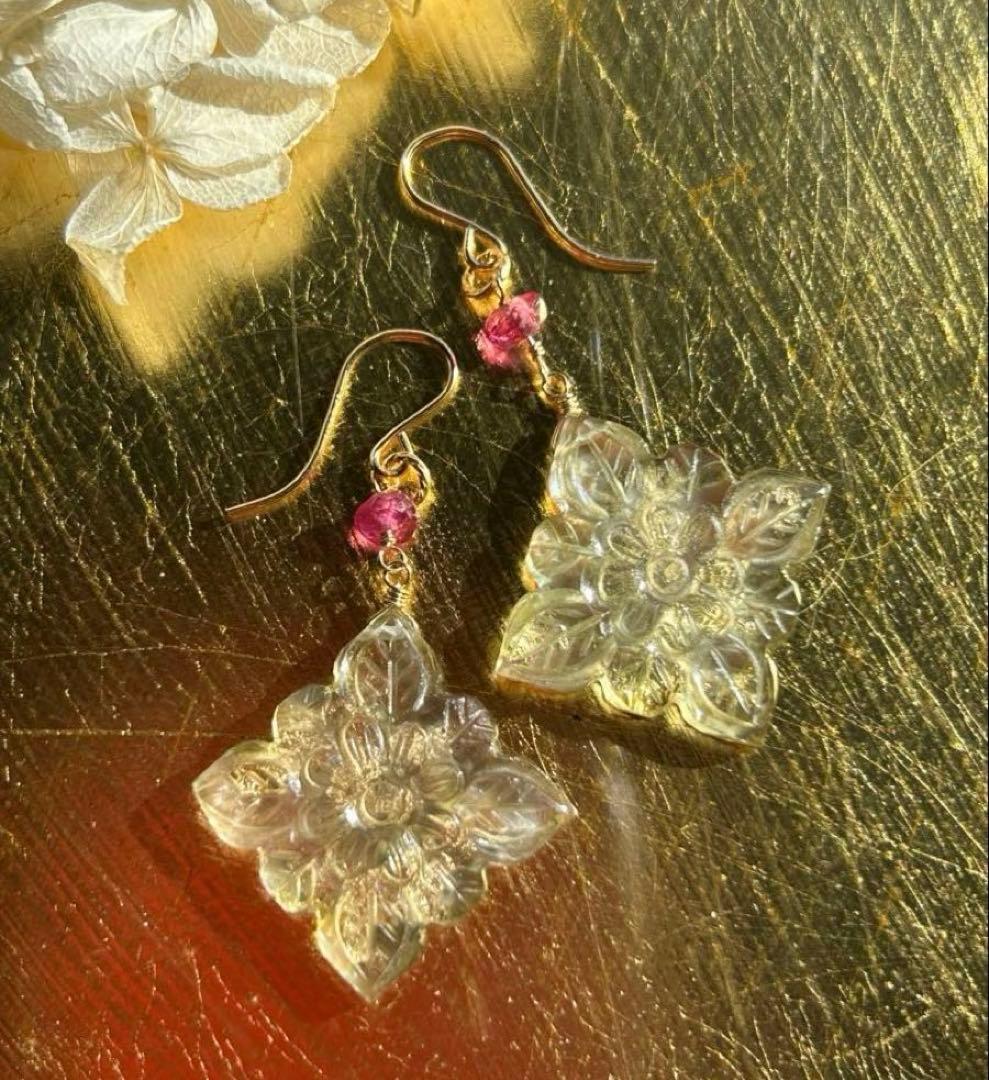 Sale❣️ブラウンmop金箔×水晶＆ルビーのピアス　14kgf
