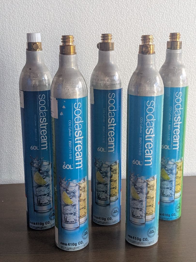 sodastream 炭酸水メーカー 青色 ボトルとガスボンベ付き