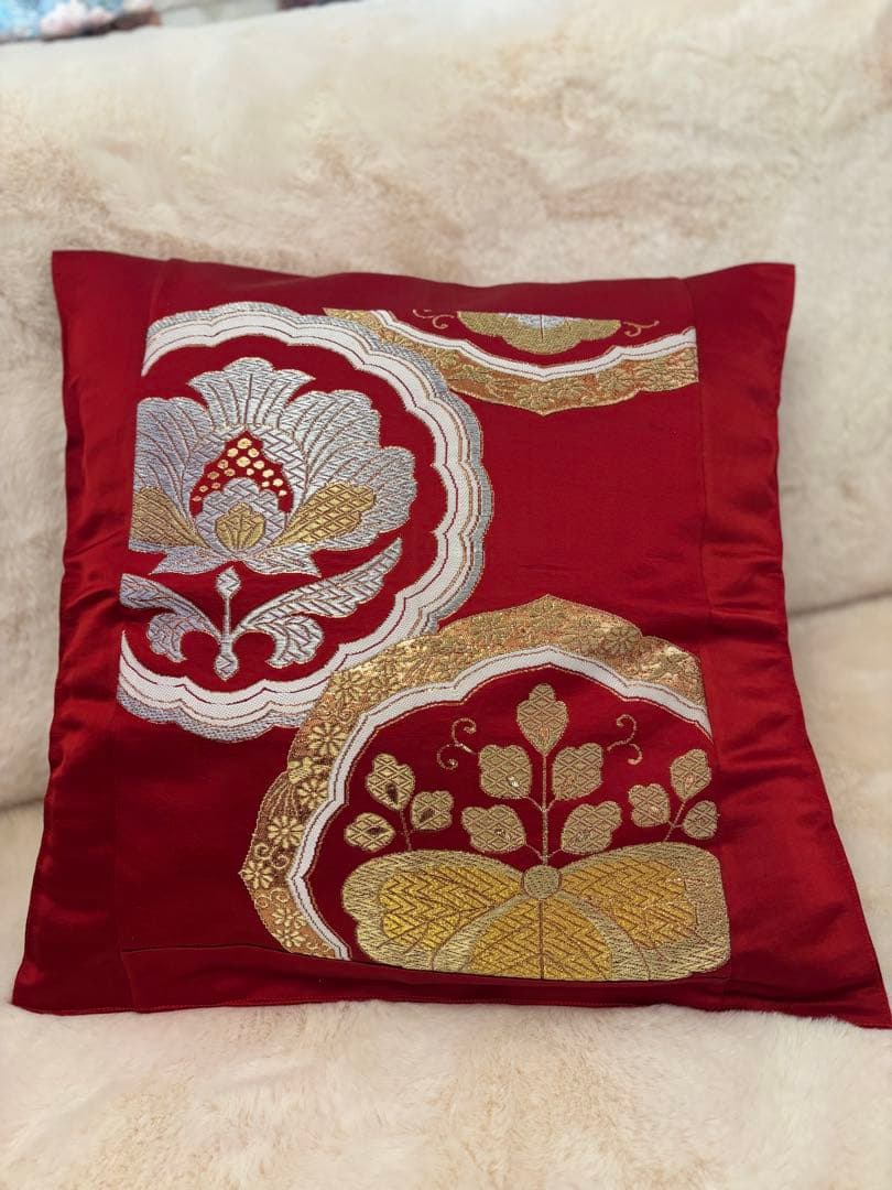 3098豪華な刺繍から作った正絹クッションカバー 2枚セットお正月、プレゼントに