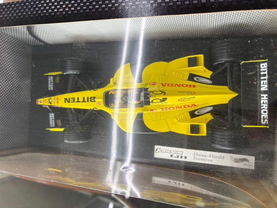 Hot Wheels F1カー BITTEN HEROES EJ11