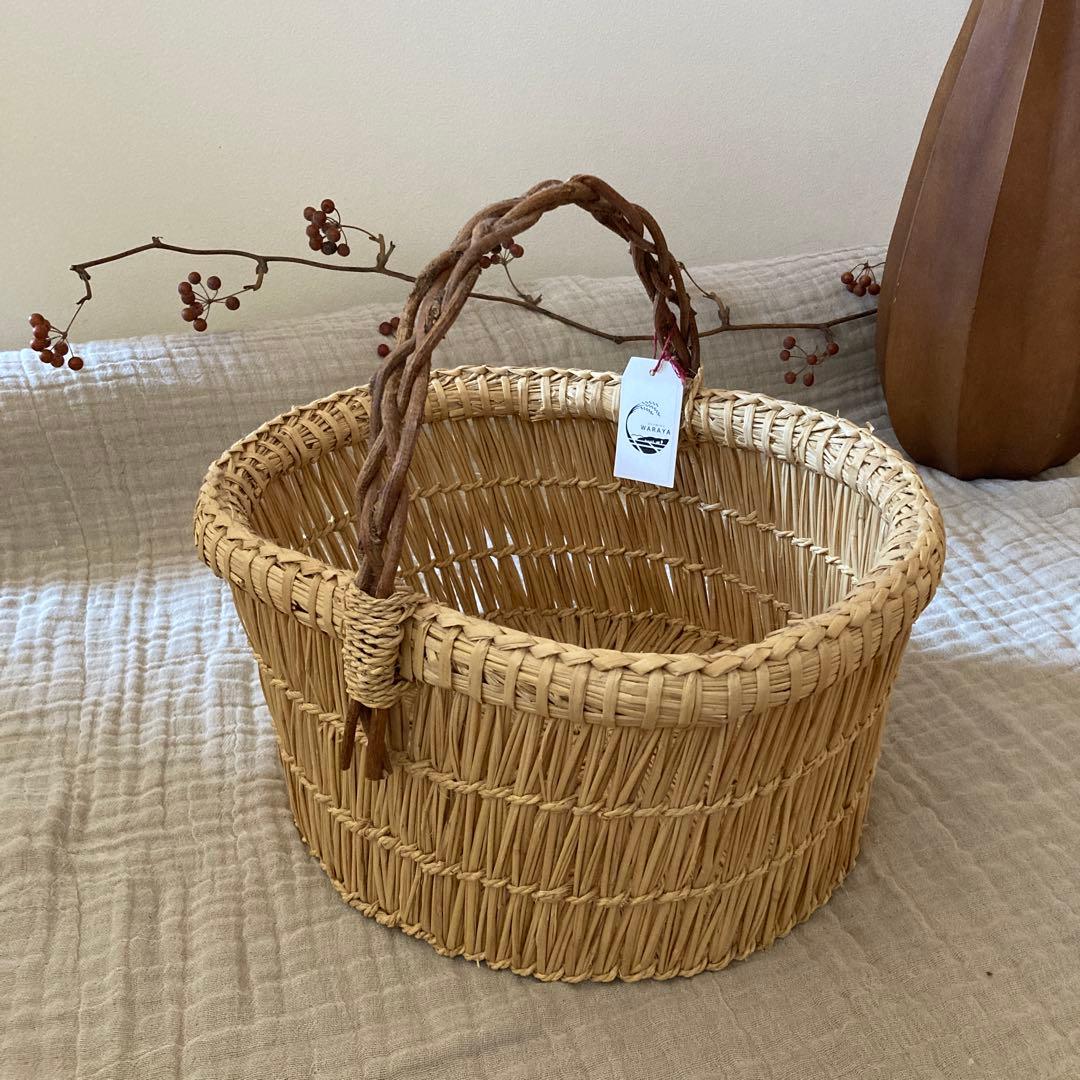 藁や　わらのかご　手持ちかご　りんごの枝　長野県産　カゴアミドリ　籠　バスケット