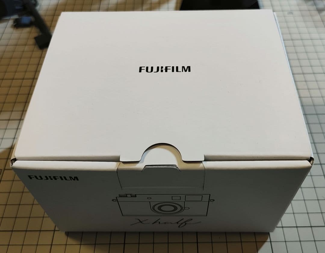 FUJIFILM Xhalfチャコールシルバー