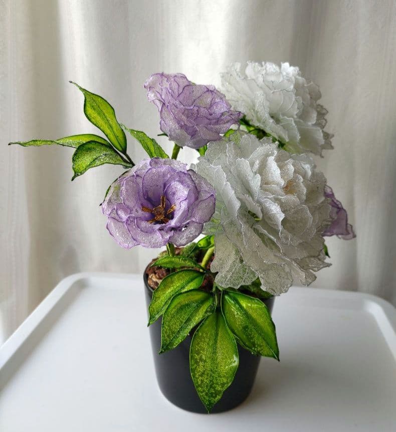 芍薬のアレンジメント　　　アメリカンフラワー　（ディップフラワー）