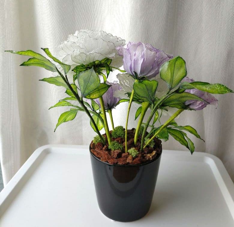 芍薬のアレンジメント　　　アメリカンフラワー　（ディップフラワー）