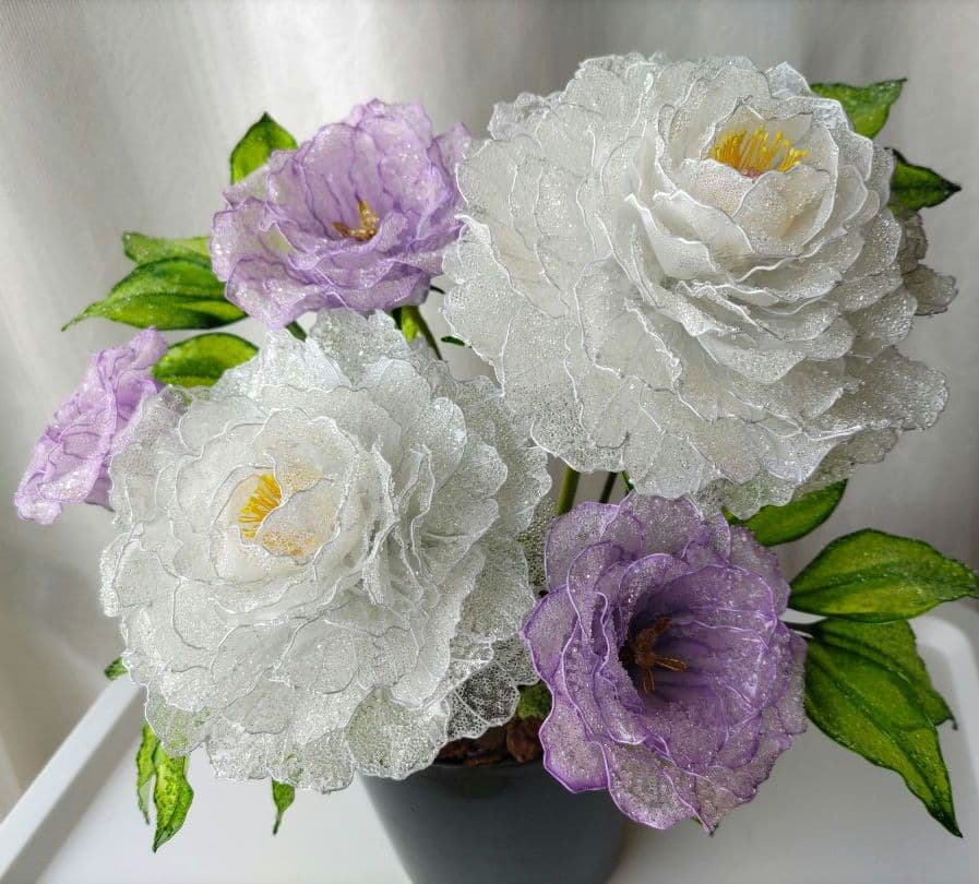 芍薬のアレンジメント　　　アメリカンフラワー　（ディップフラワー）