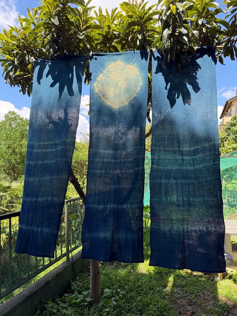 ◯特大の、藍手染め暖簾、綿100% タテ、ヨコ、2m弱(64cm X 3枚組)