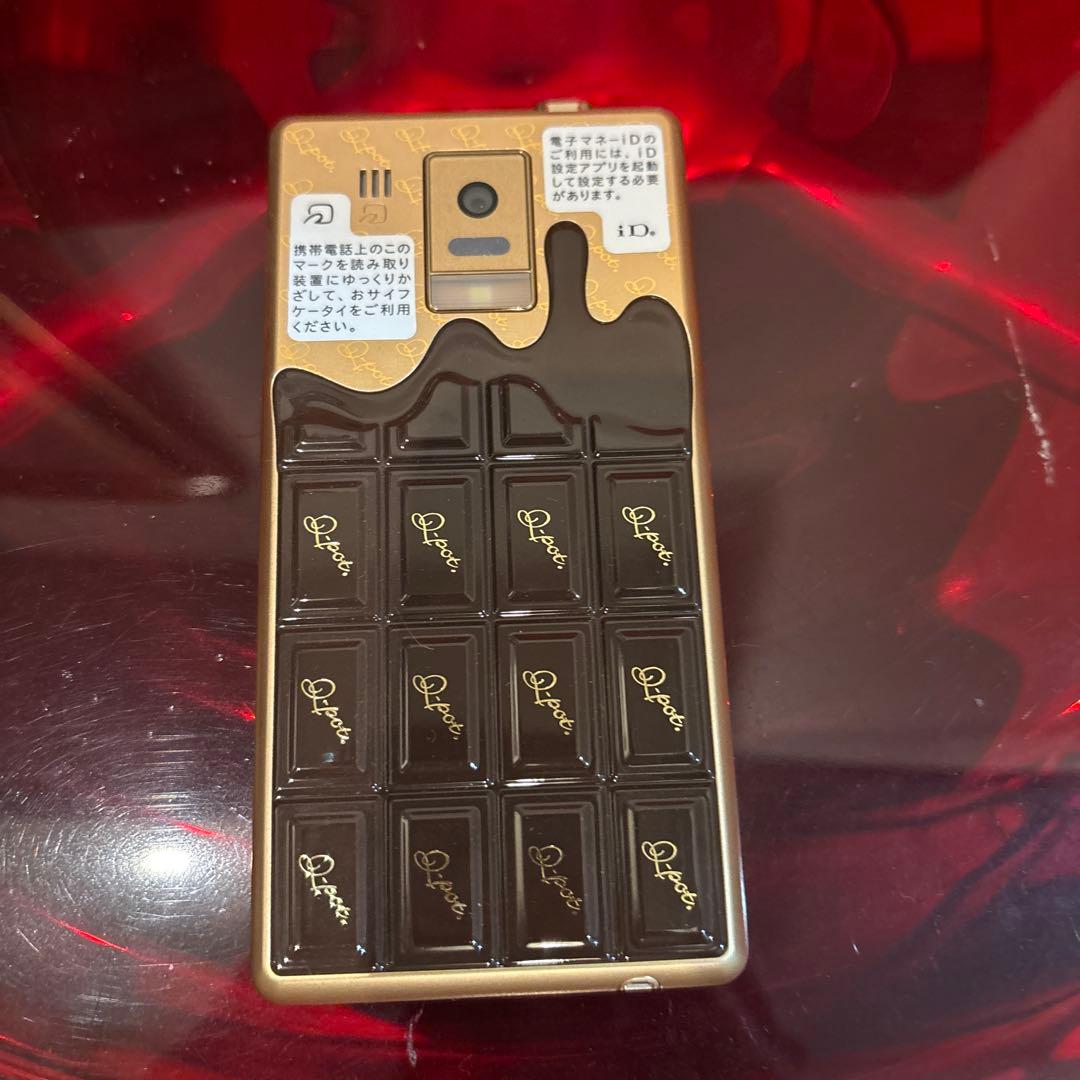 y*a様 Q-pot.Phone SH-04D docomo チョコ スマートフ