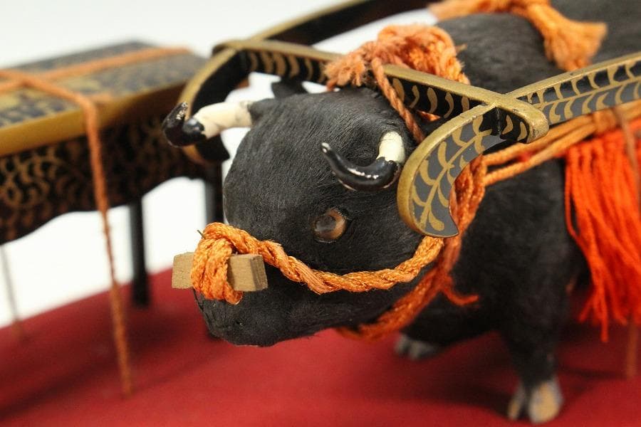 古い 唐草蒔絵 牛車 雛道具 置物(K-XA958)