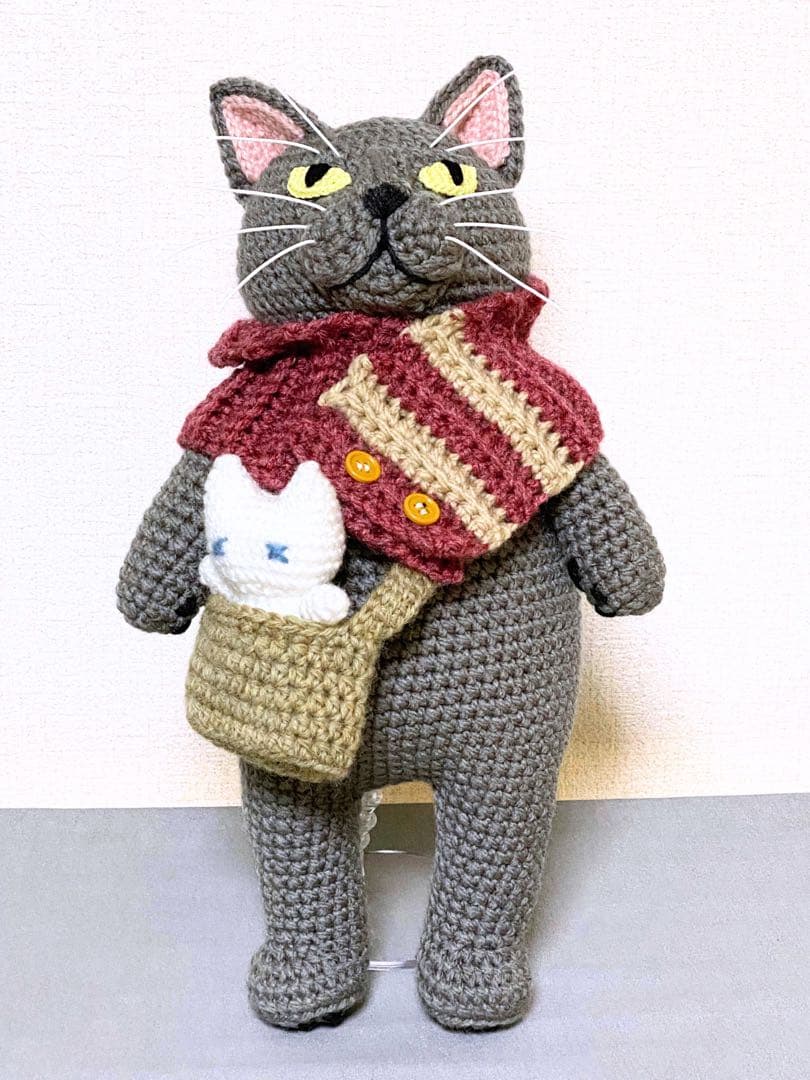 いっしょにおでかけ♪グレー猫さんのあみぐるみ