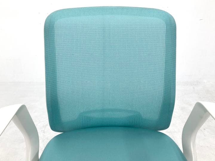 美品　ウチダ　カリッサ　デスクチェア　メッシュ　ドラフティングベース　オフィス