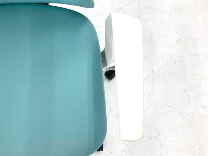 美品　ウチダ　カリッサ　デスクチェア　メッシュ　ドラフティングベース　オフィス