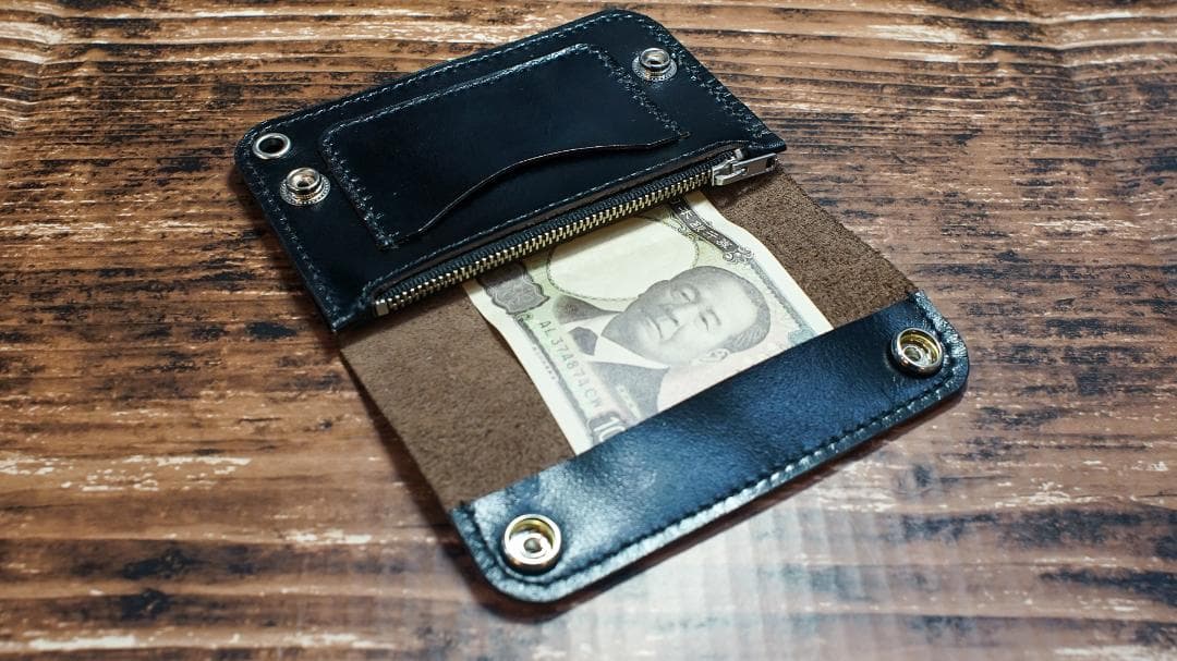 ミドルトラッカーウォレット　馬革 茶芯ブラック シルバー トラッカーウォレット