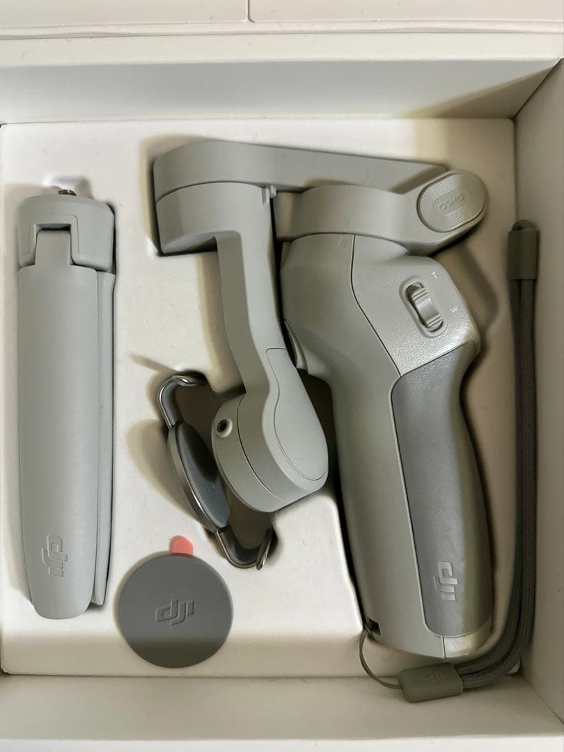 【DJI 】美品 OM4 スマートフォン用ジンバル 手ブレ補正 ・匿名配送