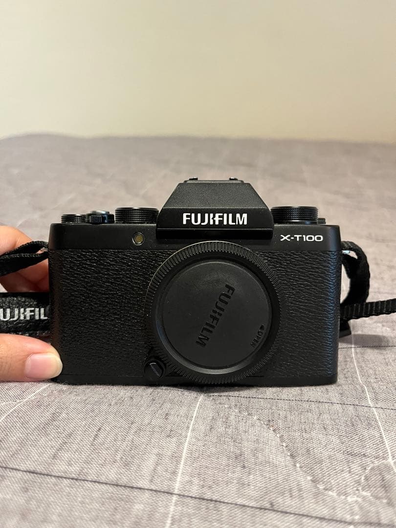FUJIFILM X-T100 本体とズームレンズセット