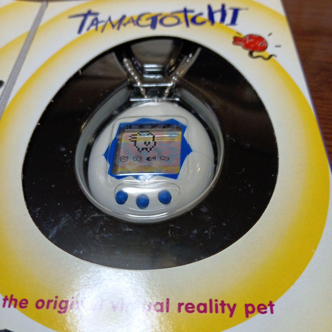 Tamagotchi 1996 白キーホルダー付き3点