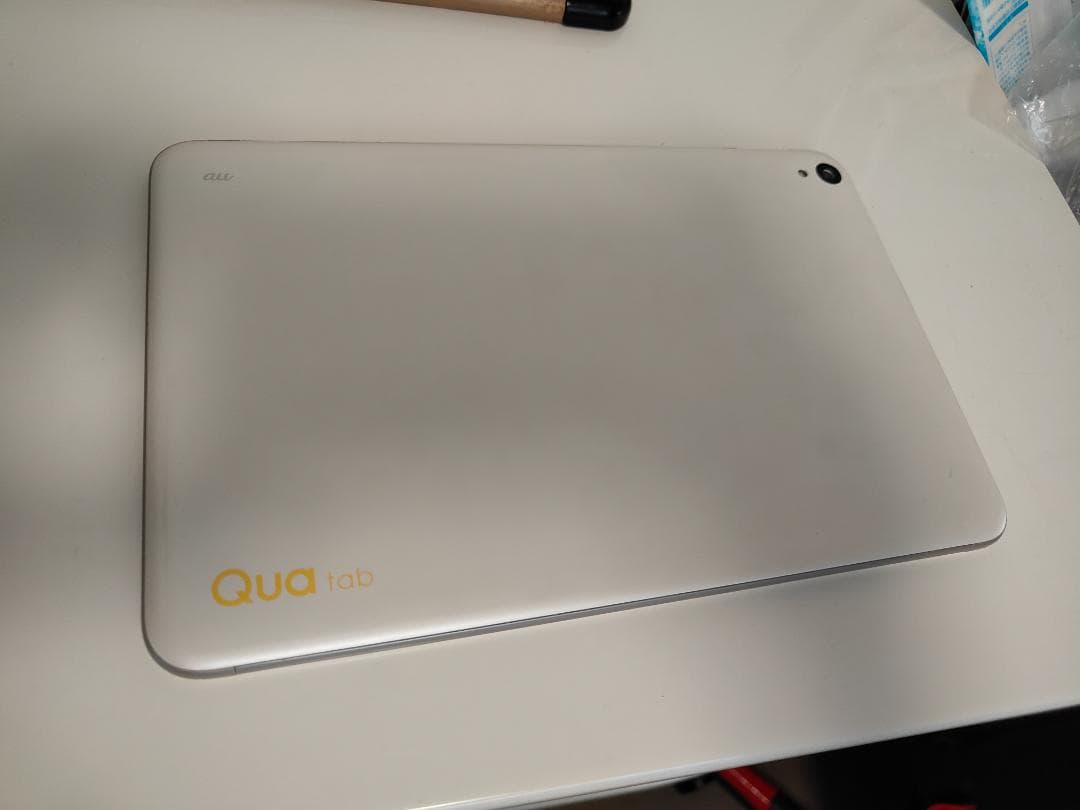 中古　AU KYOCERA Qua tab QZ10　KYT33 32GB