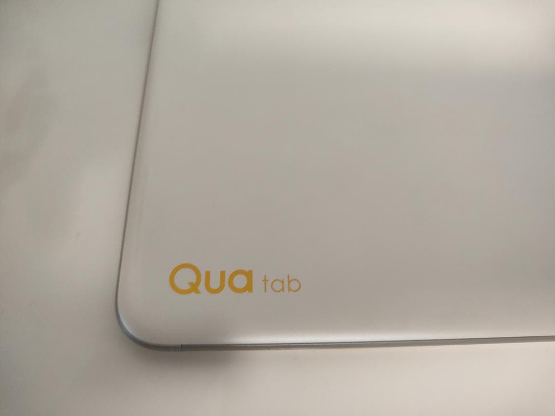 中古　AU KYOCERA Qua tab QZ10　KYT33 32GB