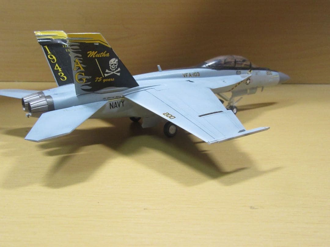 1/72 F/A-18F ジョリーロジャース　プラモデル完成品