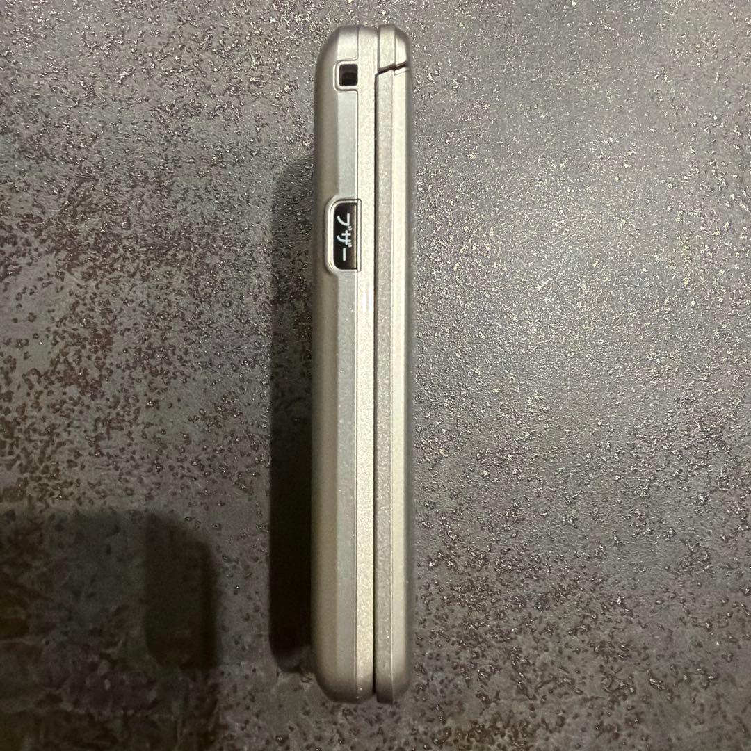 京セラau KYF41 ホワイト 折りたたみ式携帯電話