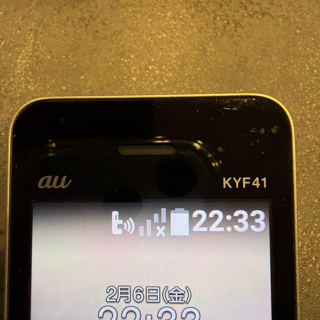 京セラau KYF41 ホワイト 折りたたみ式携帯電話