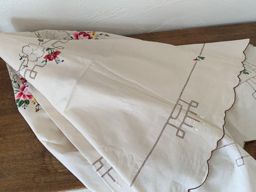 フランス　ヴィンテージ テーブルクロス　薔薇　刺繍　蚤の市