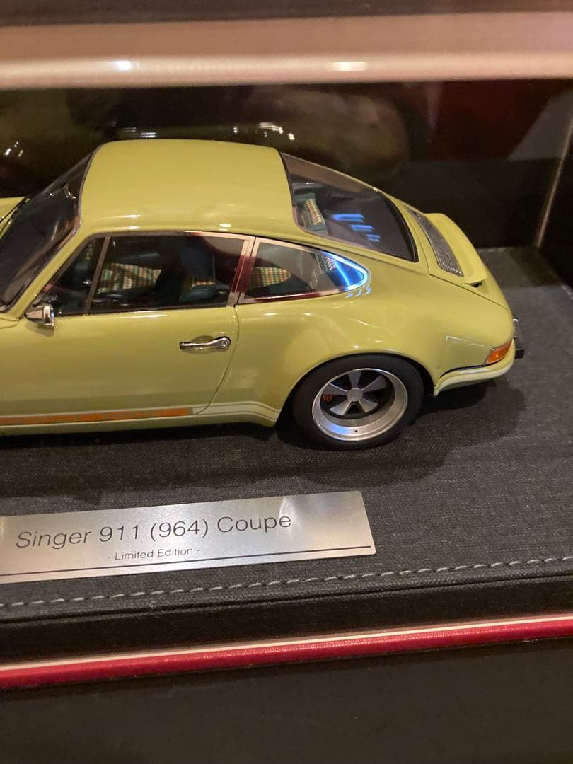 メイクアップIDEA◼️1/18 シンガー ポルシェ911 ペールグリーン