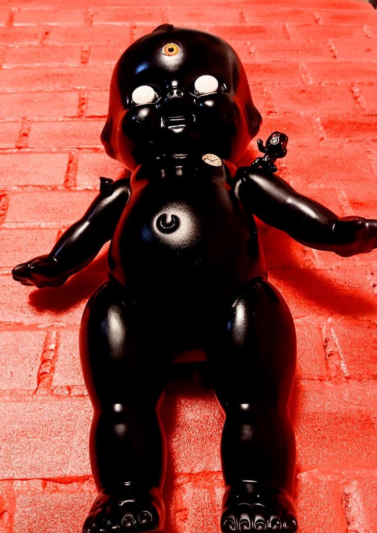 大きいキューピー人形フィギュア　ドロヘドロ　ヴィヴィアン　悪魔面白雑貨