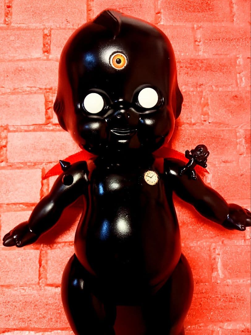 大きいキューピー人形フィギュア　ドロヘドロ　ヴィヴィアン　悪魔面白雑貨