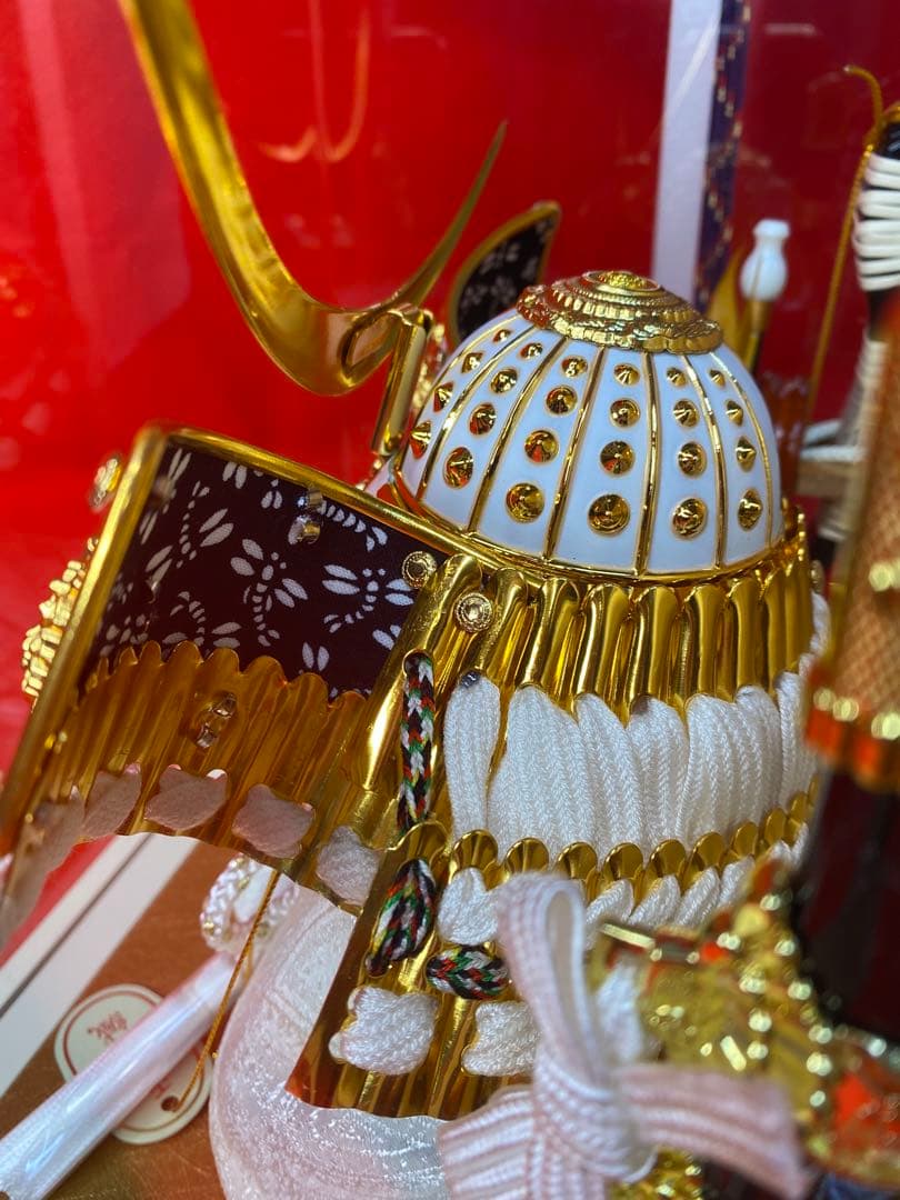 東京久月　五月人形　白金兜飾り　正絹縅　白塗りアクリルケース入・コンパクトサイズ