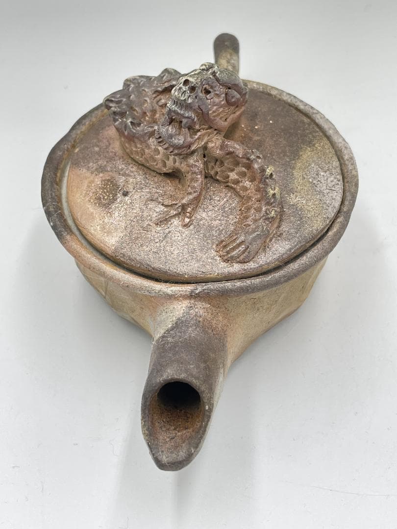 備前焼　ドラゴン彫刻の後ろ手急須(KQ-006)