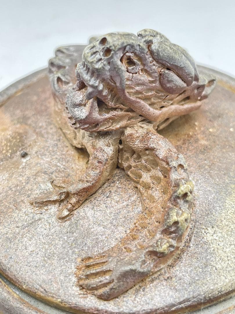 備前焼　ドラゴン彫刻の後ろ手急須(KQ-006)