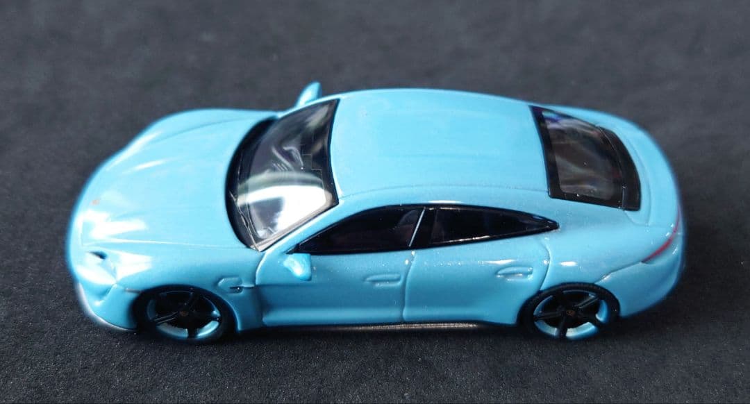 MINI GT Porsche Taycan Turbo S 2台セット。