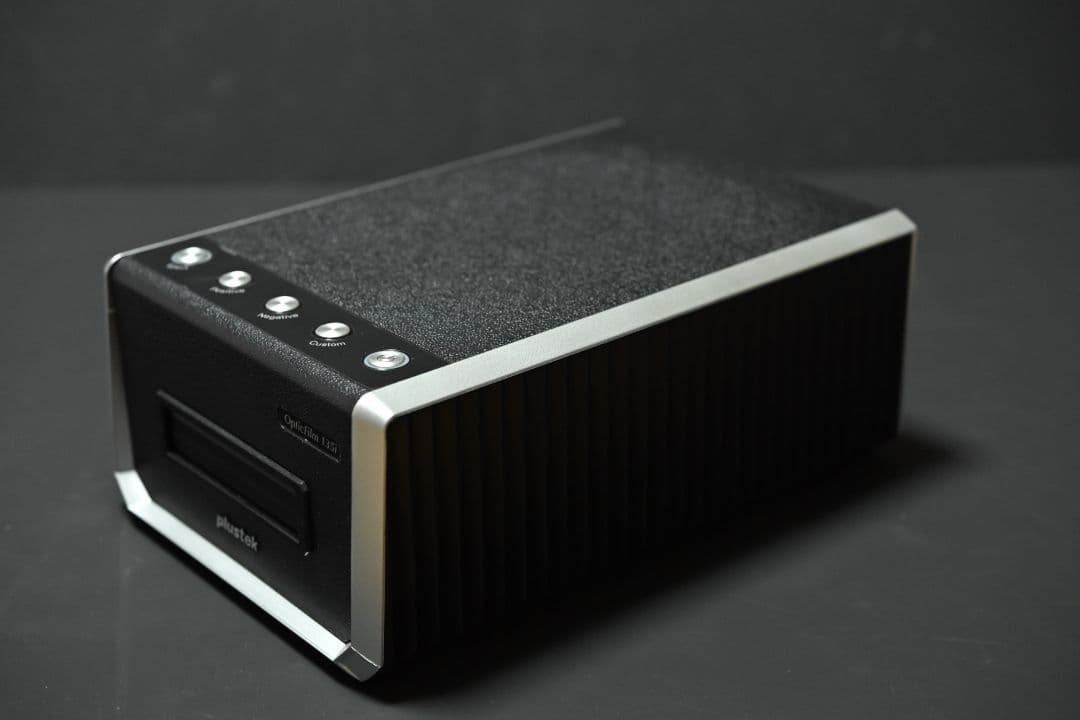 フィルムスキャナ　OpticFilm 135i