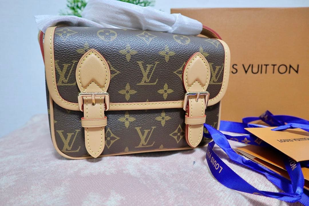 新品・ノベルティ サッチェル・ウェアラブル ウォレット 調金具