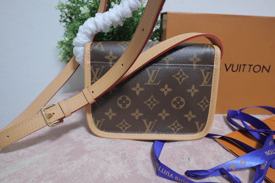 新品・ノベルティ サッチェル・ウェアラブル ウォレット 調金具