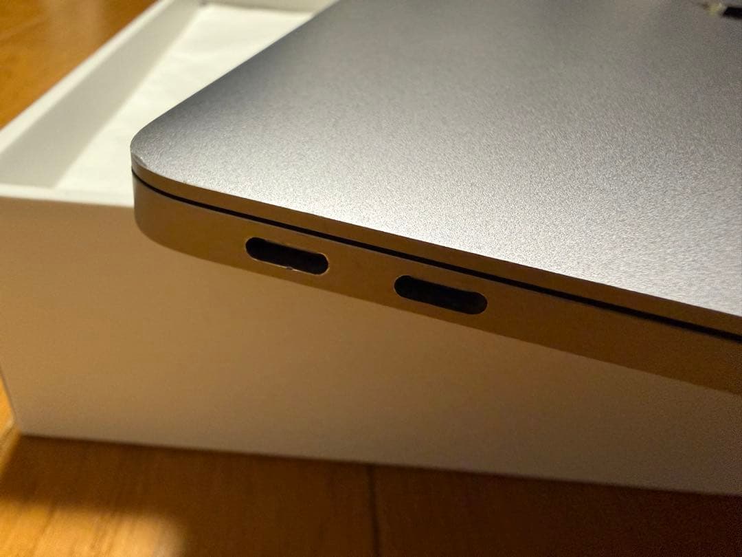 MacBookAir (M1, 2020) メモリ16GB容量512GB