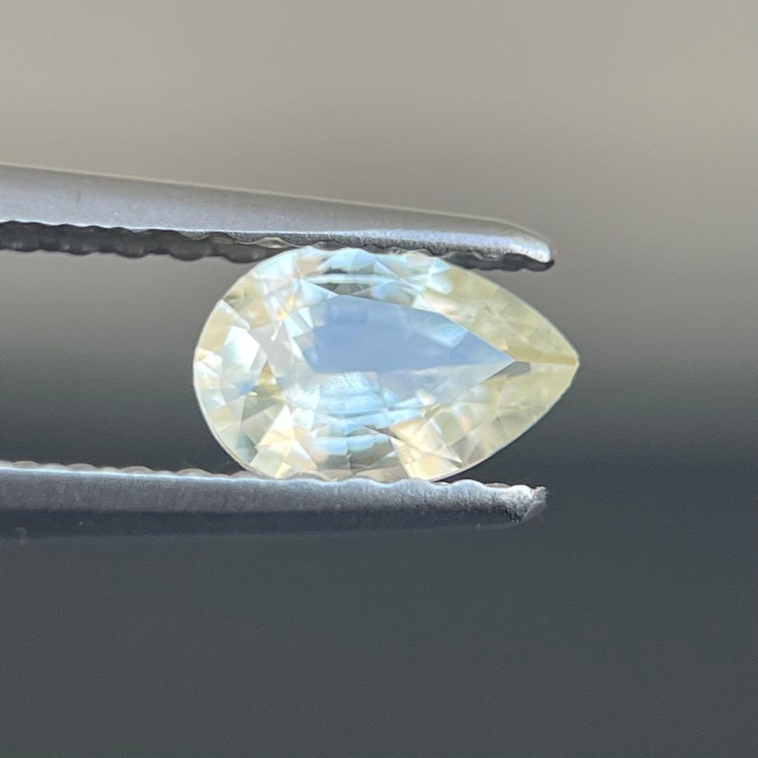 スリランカ非加熱産天然ライトイエローサファイアルース