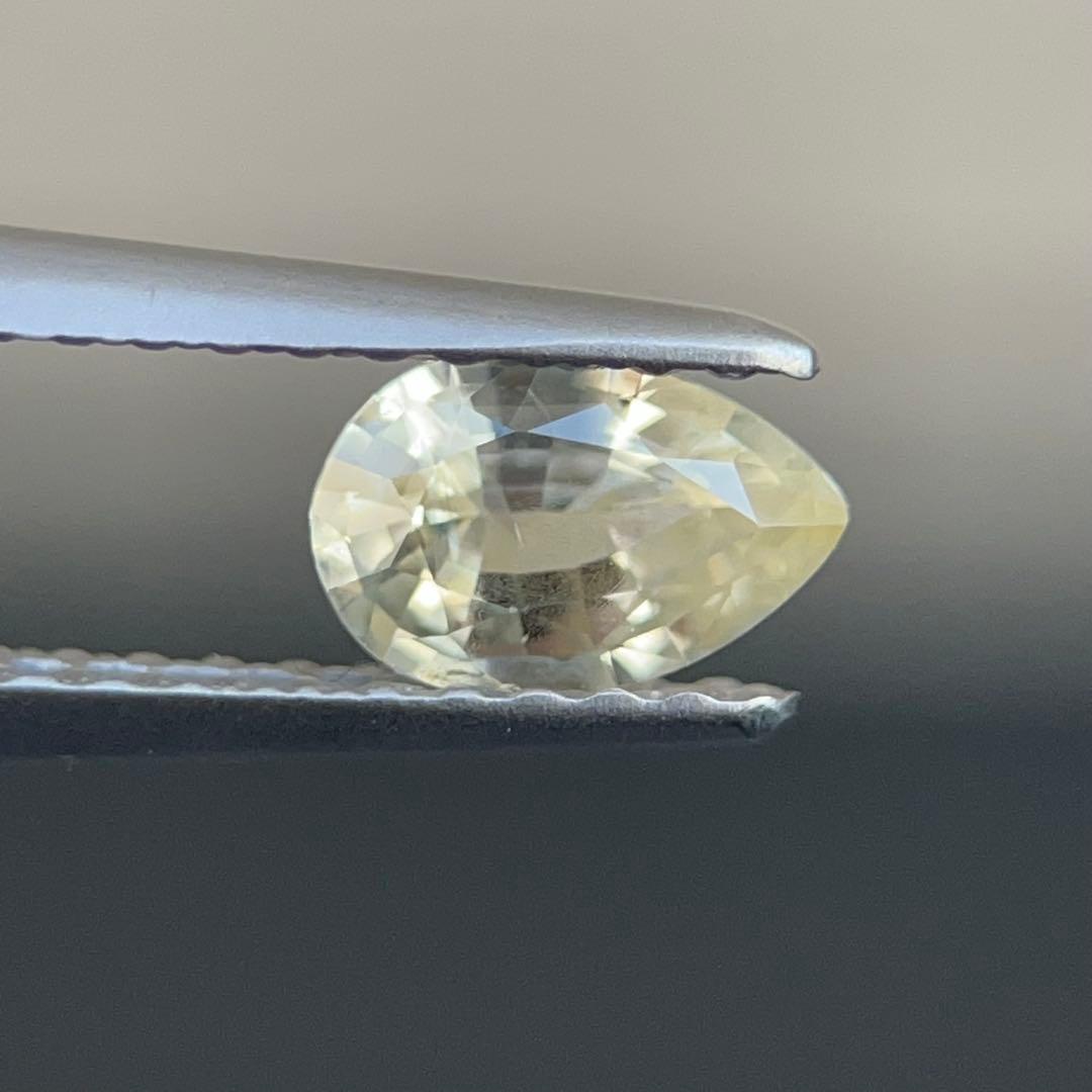 スリランカ非加熱産天然ライトイエローサファイアルース