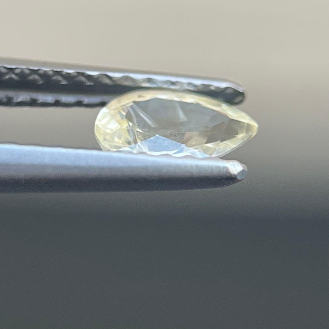 スリランカ非加熱産天然ライトイエローサファイアルース