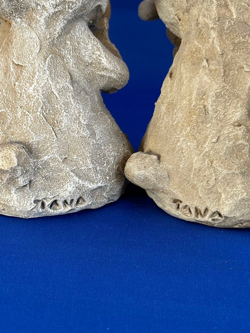 田辺ヒデキ氏作　ウサギの人形　2体