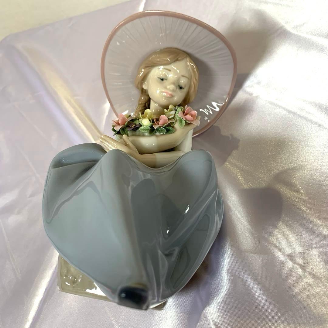 【極美品】リヤドロ LLADRO フィギュリン 5862「花の香りに包まれて」