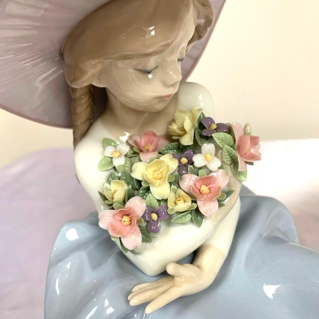 【極美品】リヤドロ LLADRO フィギュリン 5862「花の香りに包まれて」