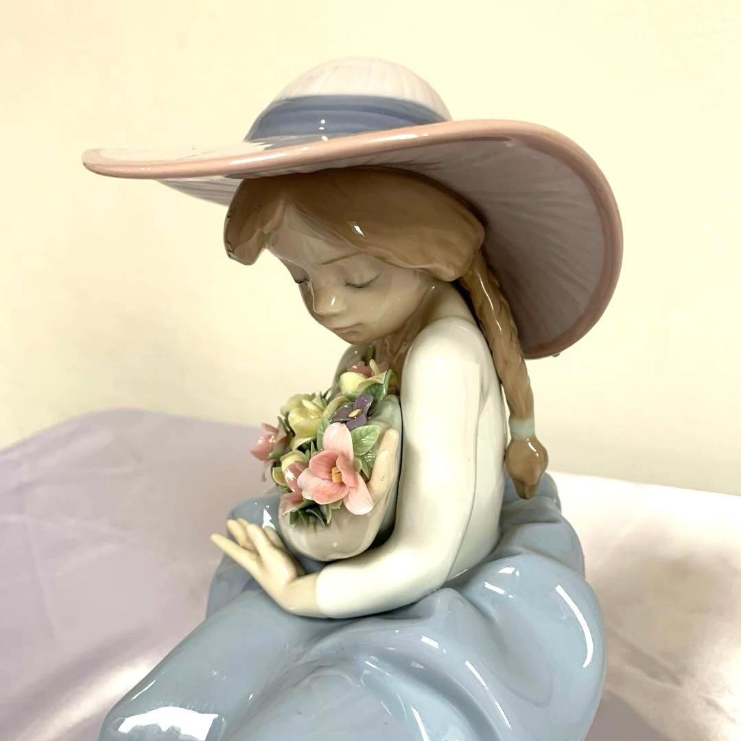 【極美品】リヤドロ LLADRO フィギュリン 5862「花の香りに包まれて」