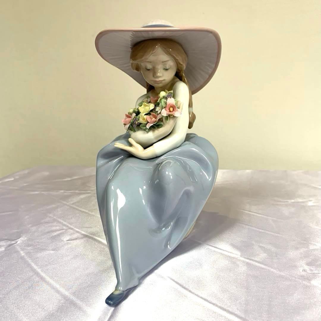 【極美品】リヤドロ LLADRO フィギュリン 5862「花の香りに包まれて」