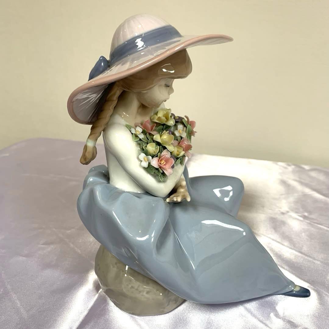 【極美品】リヤドロ LLADRO フィギュリン 5862「花の香りに包まれて」
