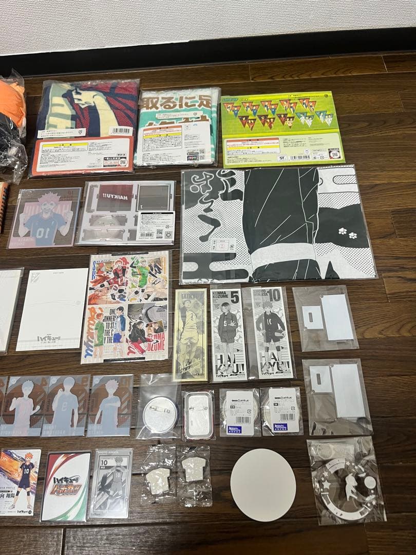 ハイキュー　まとめ売り缶バッジ　ぬいぐるみ　マスコット　カード　特典　コースター