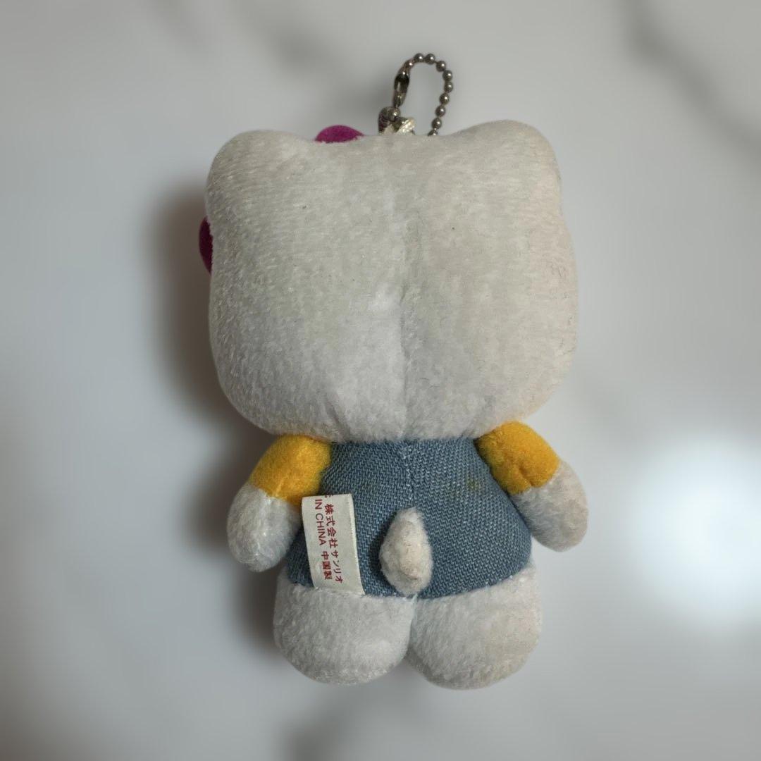 ハローキティ　ボールチェーン付きマスコット