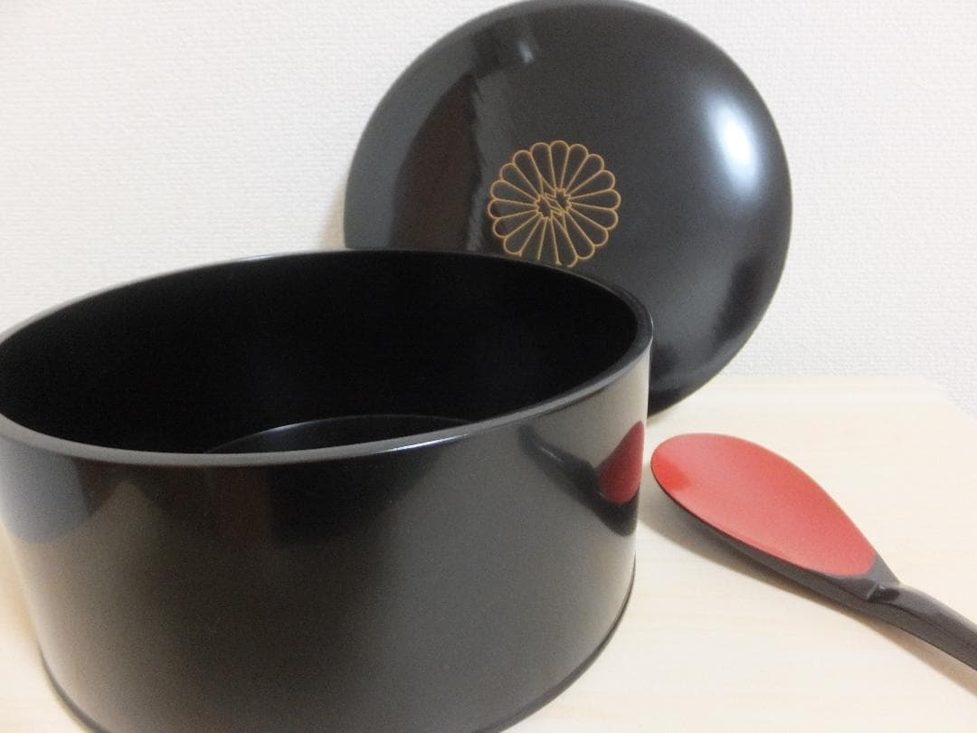 希少　牡丹印　御紋付黒塗御飯櫃　御盆貳枚　骨董品