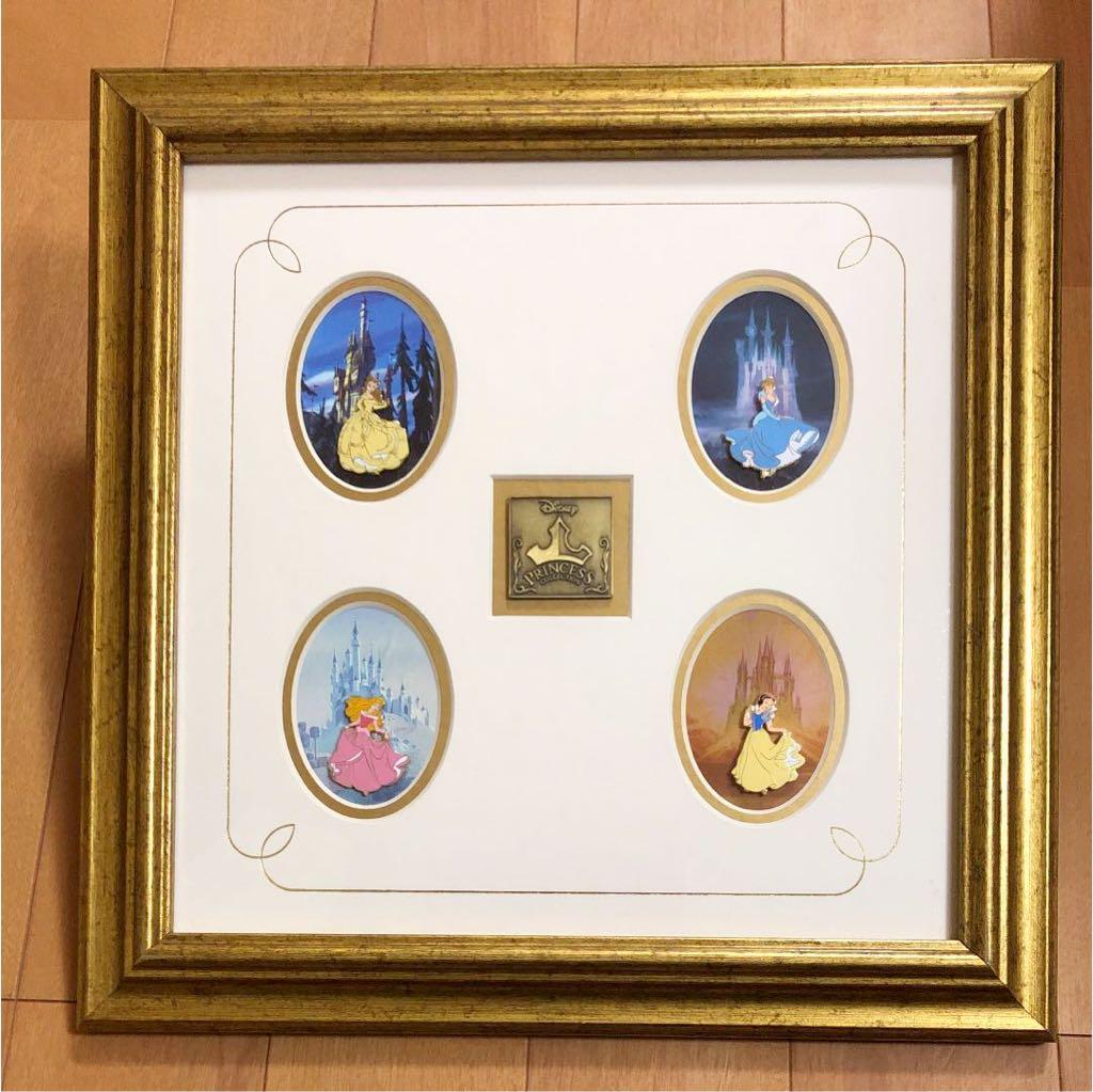 【新品】ディズニー4人プリンセスピンの壁掛け❤︎プリンセスが浮き出る上品な飾り☆