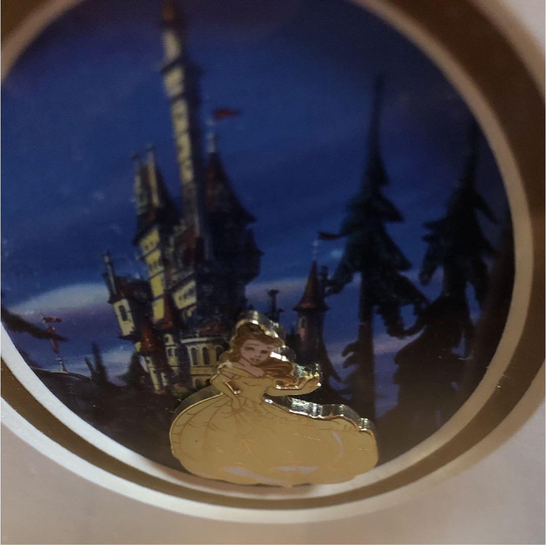 【新品】ディズニー4人プリンセスピンの壁掛け❤︎プリンセスが浮き出る上品な飾り☆